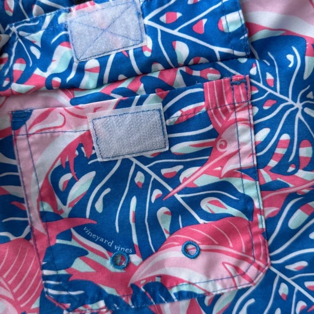 Vineyard Vines make splash